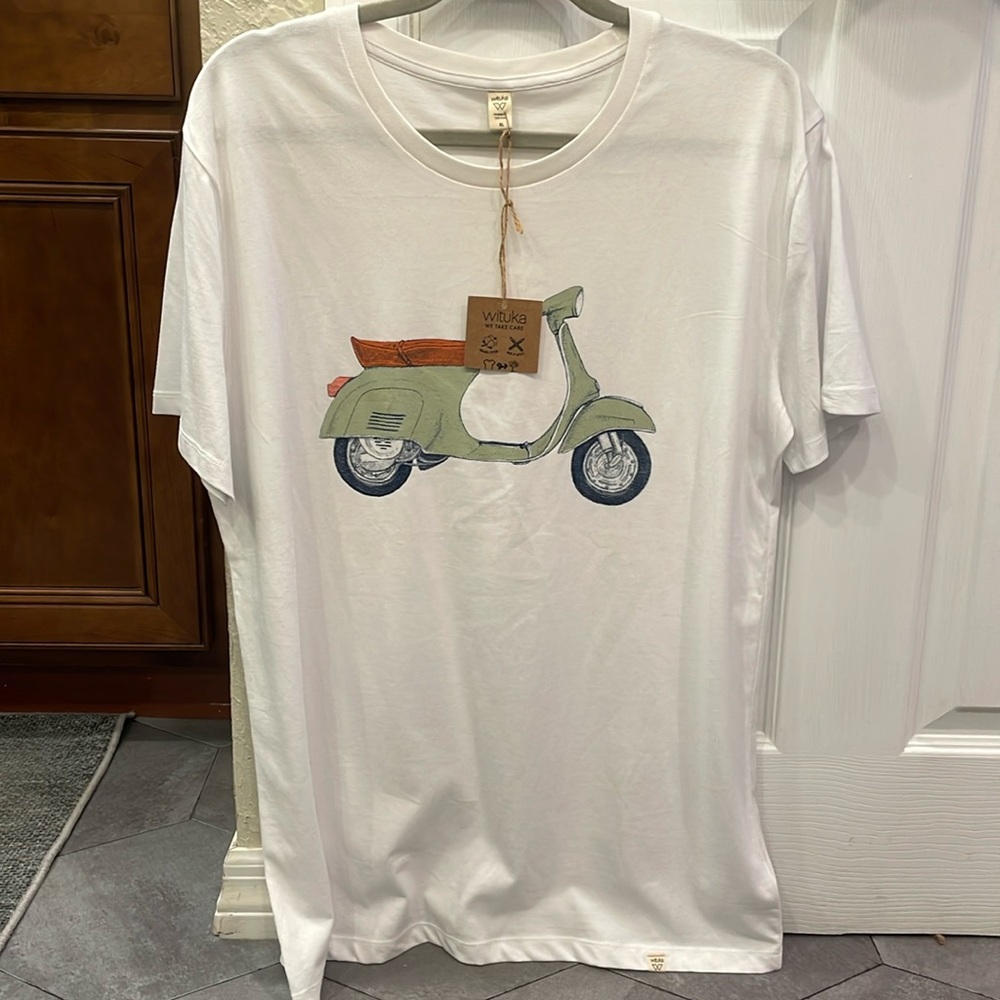 New with tags men's vespa t-shirt tee xl. NWT